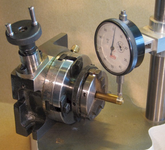 Centring the Unimat adaptor on the rotary table