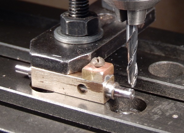 Milling a D-flat on a 7mm scale (0 gauge) axle